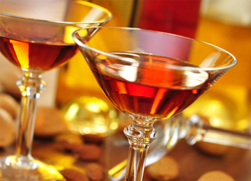 並べて置いてあるショートカクテル